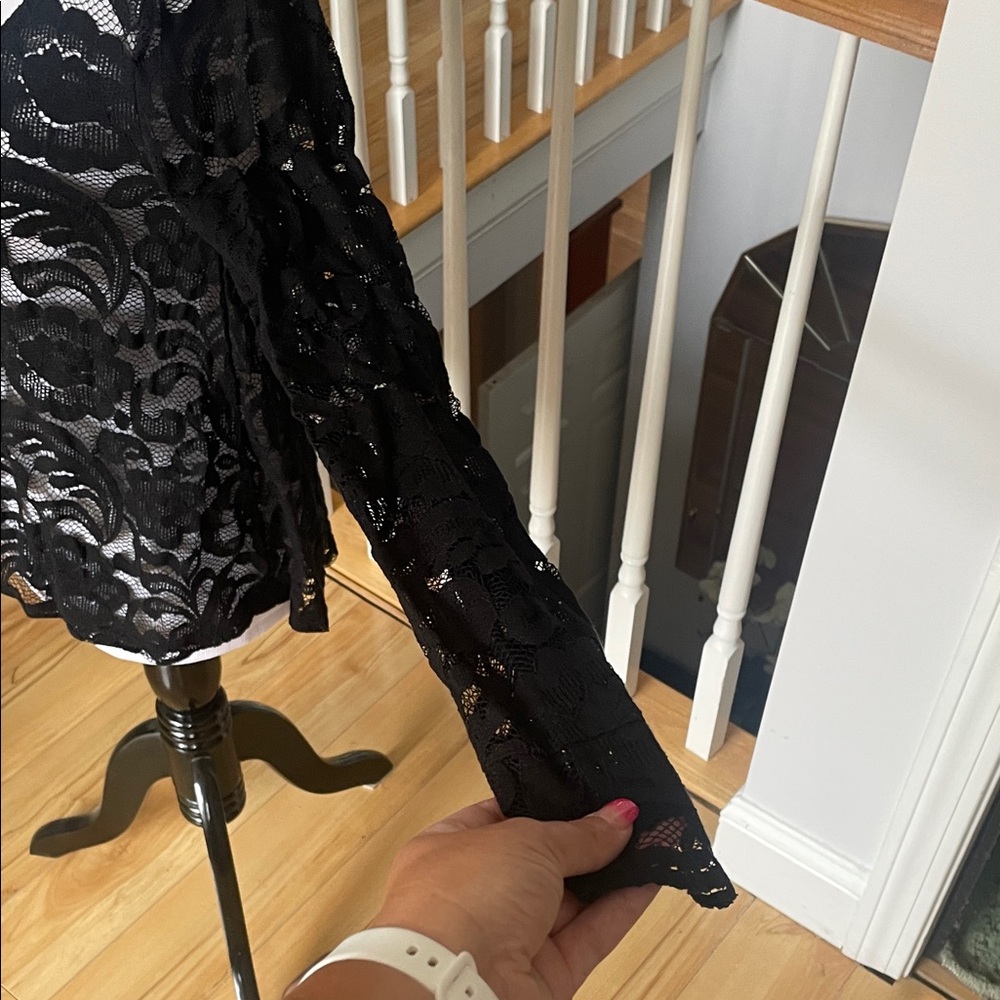 Express Black Floral Lace Blouse - Picture 2 of 5